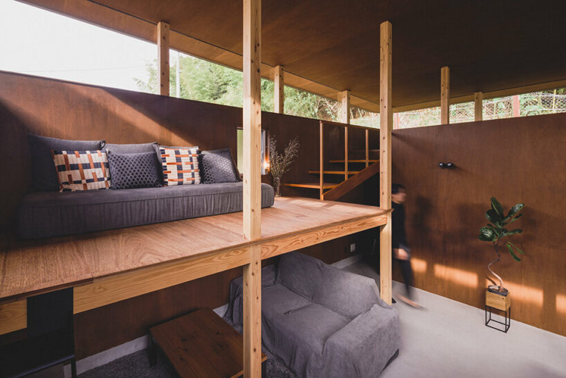 a 'forest' of pillars brings playful depth to this japanese dwelling by IGArchitects