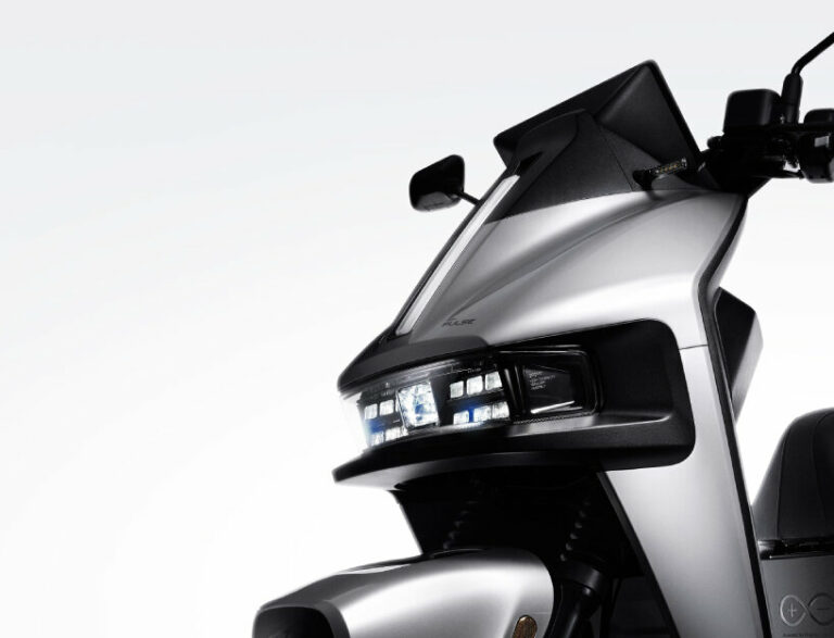 gogoro’s electric smartscooter ‘pulse’ has active headlights that ...