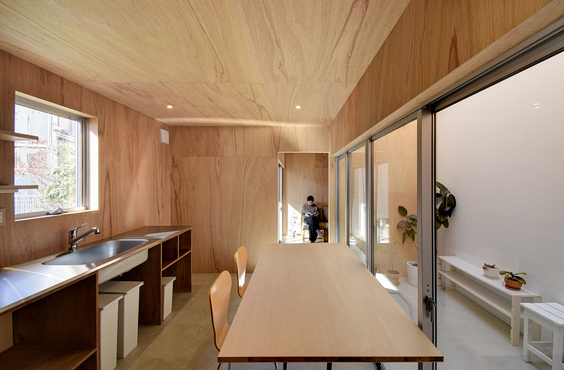 house-indoor-garden-designboom-full-1