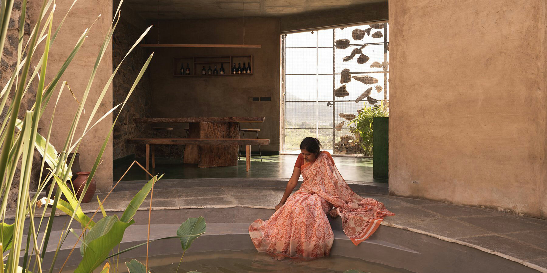 locally-sourced-gabion-wall-earthscape-residence-filter-strong-winds-india-designboom-full-01