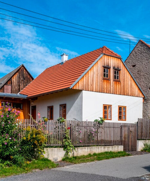 balda architekti reconstructs mid-19th century house in the czech republic