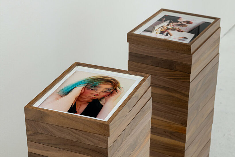 robots endlessly sort through photographs in oliver frank chanarin's latest show at KARST