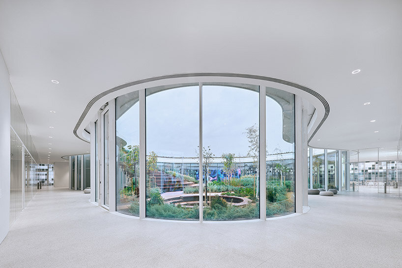 bilgin architects dots turkish solar plant with a shimmering control center