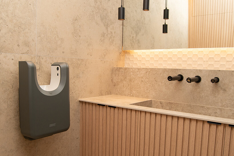 U-flow® by mediclinics reshapes touch-free hand drying for contemporary restrooms