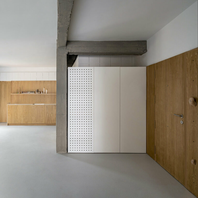 PACHON — PAREDES challenges spatial archetypes with 'non-binary' residence in madrid