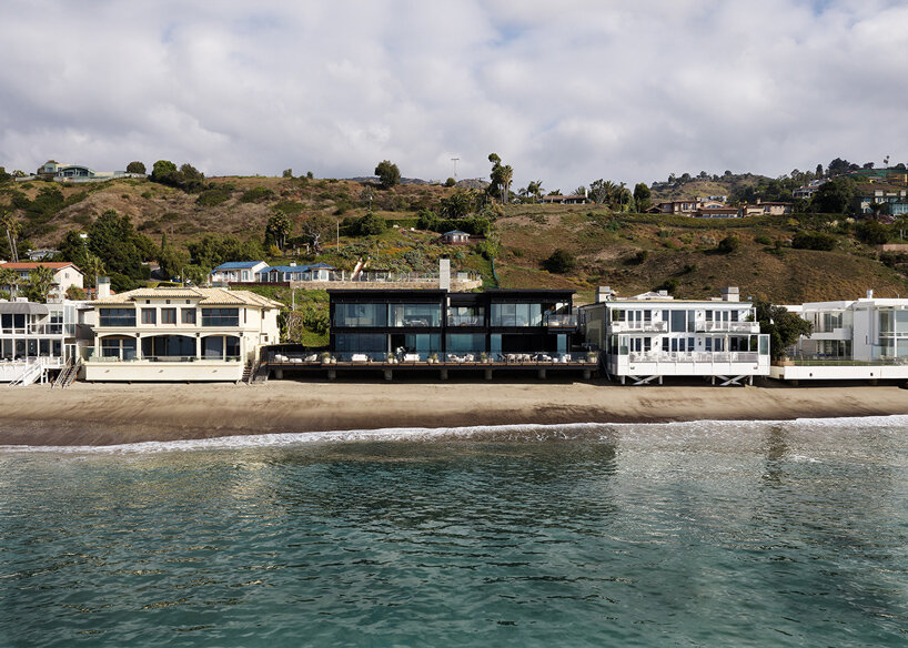 olson kundig architects' carbon beach house frames malibu's sparkling coast