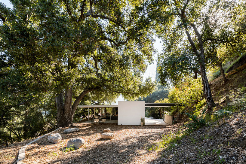 richard neutra's restored mid-century home in california is now up for rent