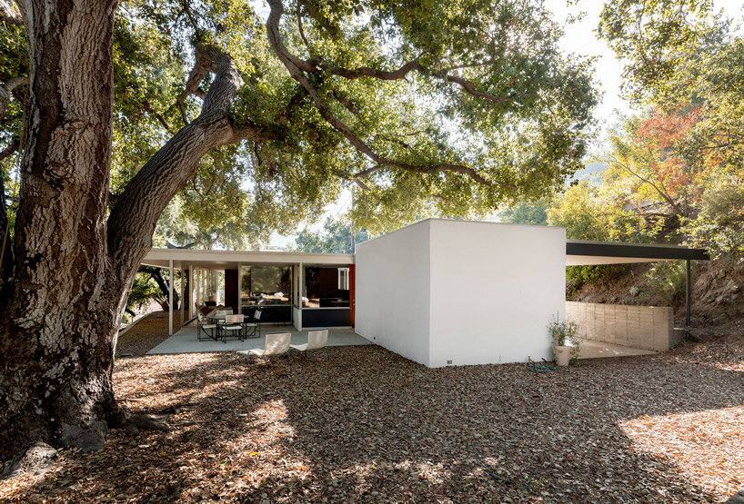 richard neutra's restored mid-century home in california is now up for rent