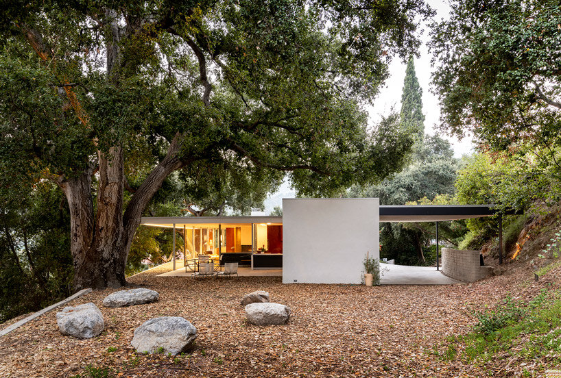 richard neutra's restored mid-century home in california is now up for rent