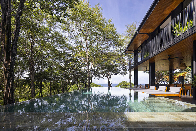 casa perla negra: salagnac arquitectos' breezy home in costa rica's coastal canopy