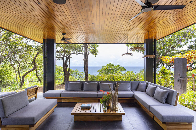 casa perla negra: salagnac arquitectos' breezy home in costa rica's coastal canopy