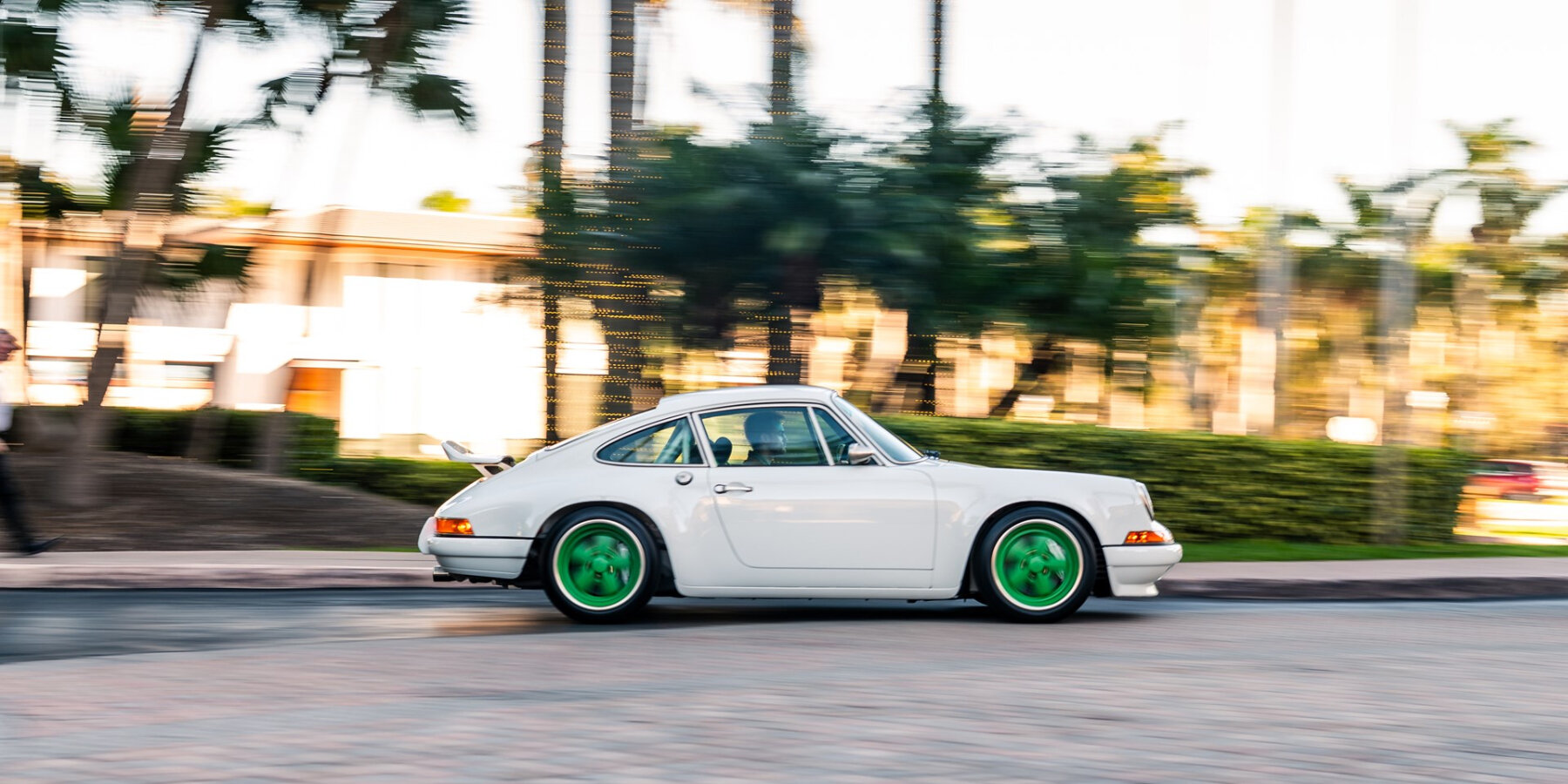 singer-restored-1991-porsche-911-sports-car-san-juan-commission-rm-sothebys-designboom-ban2