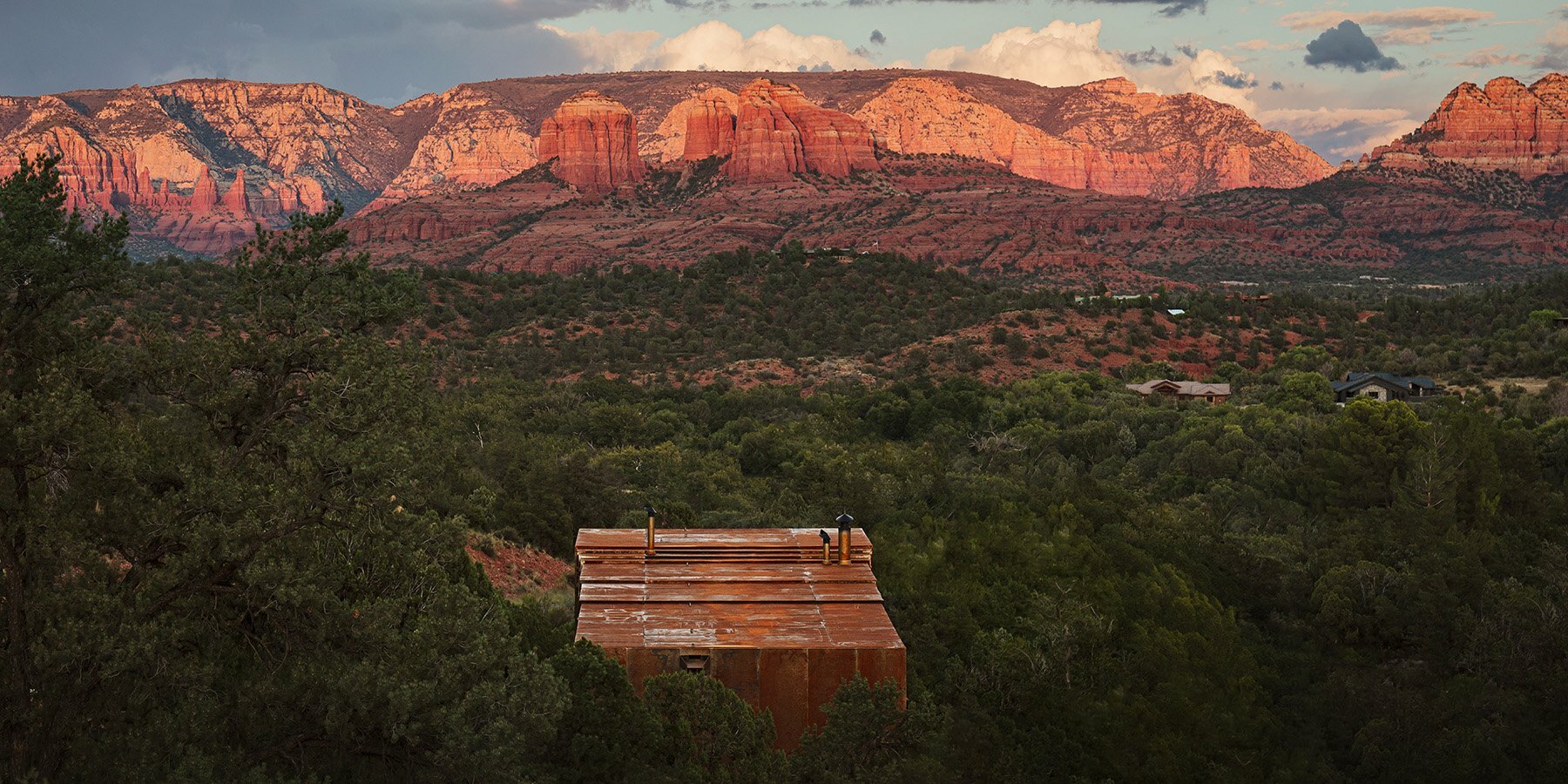 telescope-house-steel-sedona-arizona-wendell-burnette-architects-designboom-1800-2