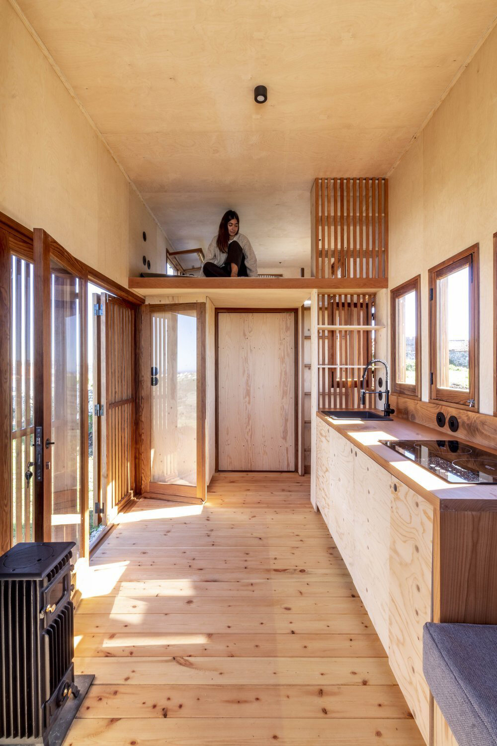 step inside madeiguincho's latest wooden house on wheels, vigia TOW