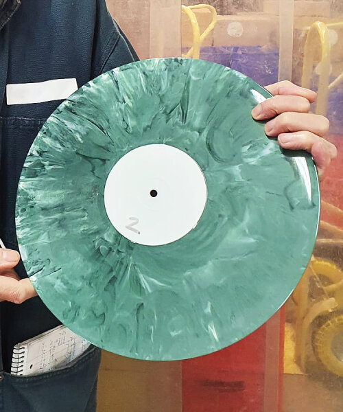 plant-based vinyl replaces PVC with sugarcane bioplastics for compostable records