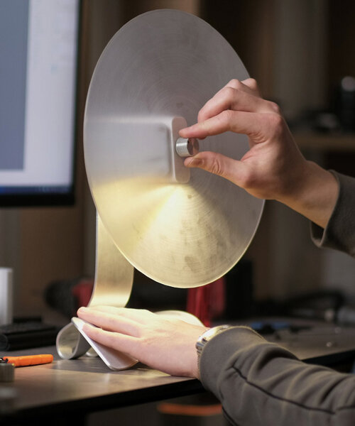 dimmable gramophone lamp repurposes polycarbonate disc into vinyl-style ambient lighting