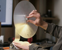 dimmable gramophone lamp repurposes polycarbonate disc into vinyl-style ambient lighting