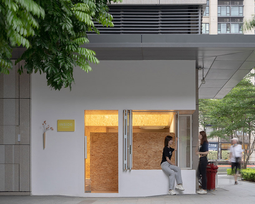 inside guangzhou coffee shop