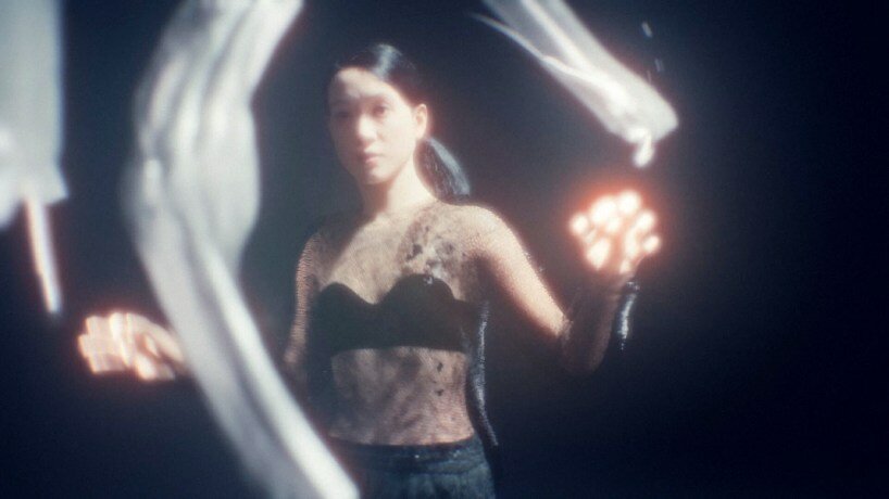 sougwen chung's avatar manifests serpentine sculptures in virtual reality