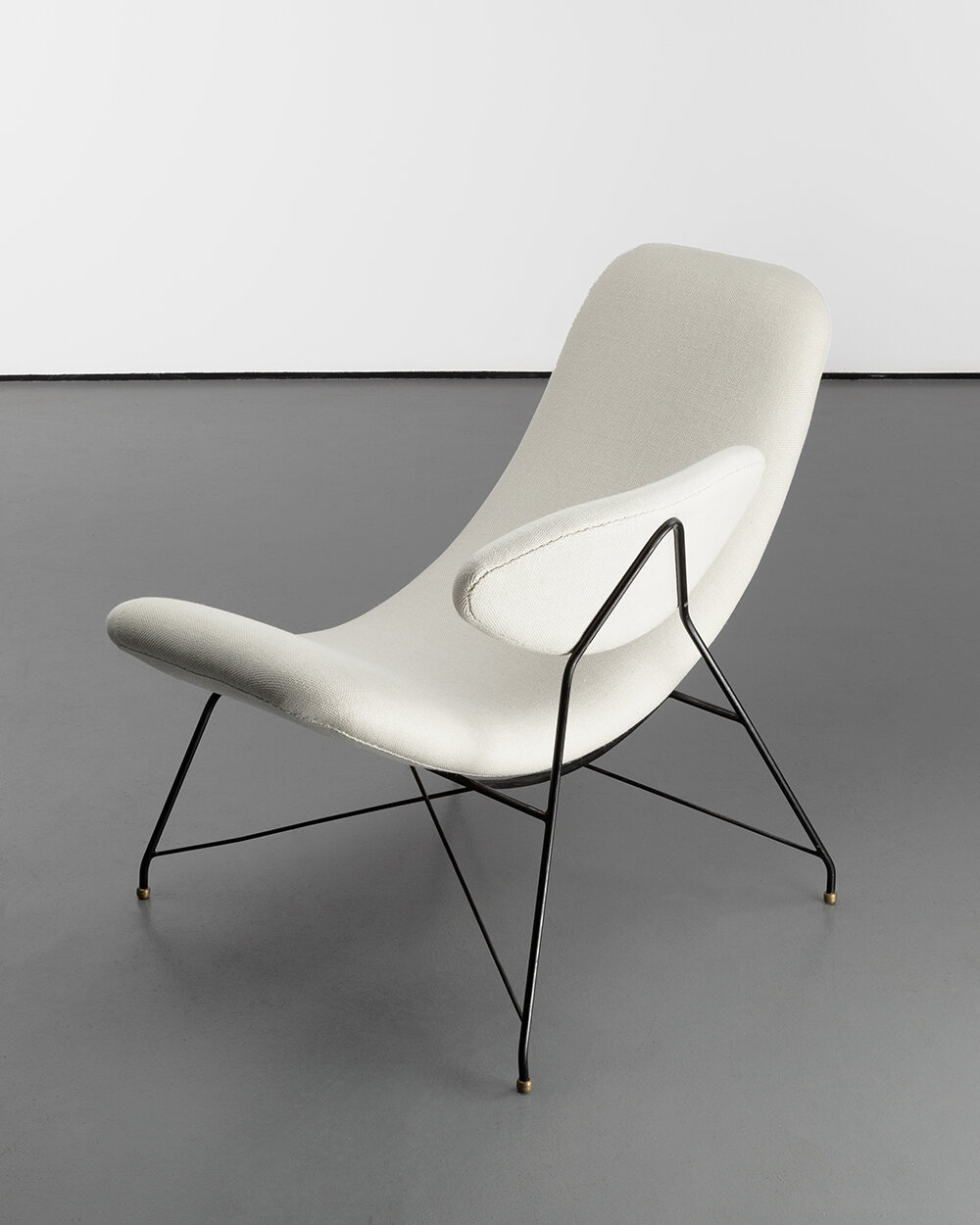 'turning tides' traces 75 years of brazilian design at carpenters workshop gallery