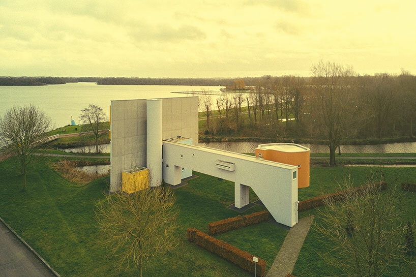 Levendig postmodernisme: David Ultraths Lens on Wall House nr.  2 in Nederland