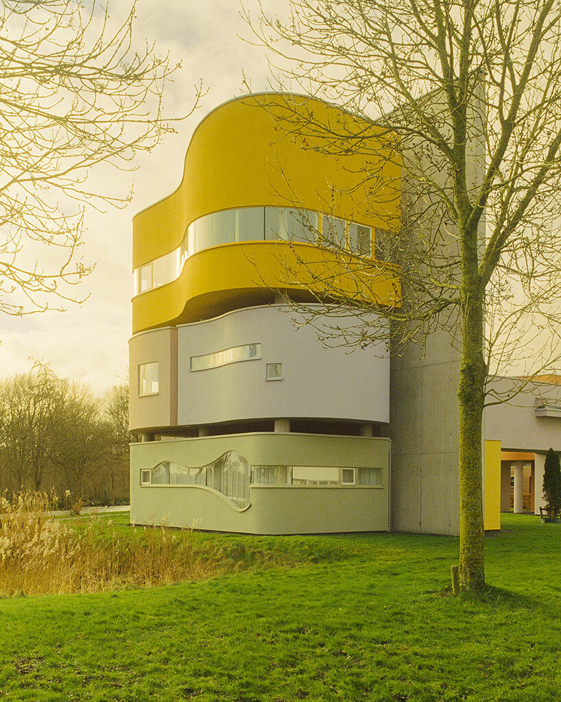 vibrant postmodernism: david altrath's lens on wall house no. 2 in the netherlands