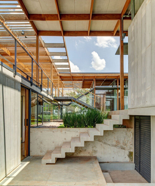 apiacás arquitetos designs casa serra azul like a sunny cloister in brazil