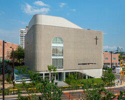 shigeru ban architects: cardboard cathedral