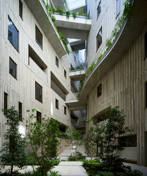 hiroyuki ito architects' tenjincho place is a curving slice of nature in tokyo