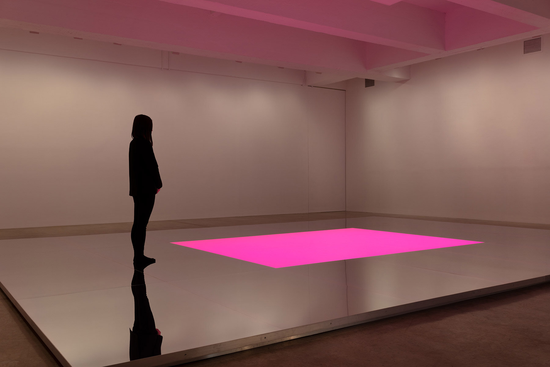 kimsooja-meta-painting-tanya-bonakdar-gallery-new-york-designboom-06a
