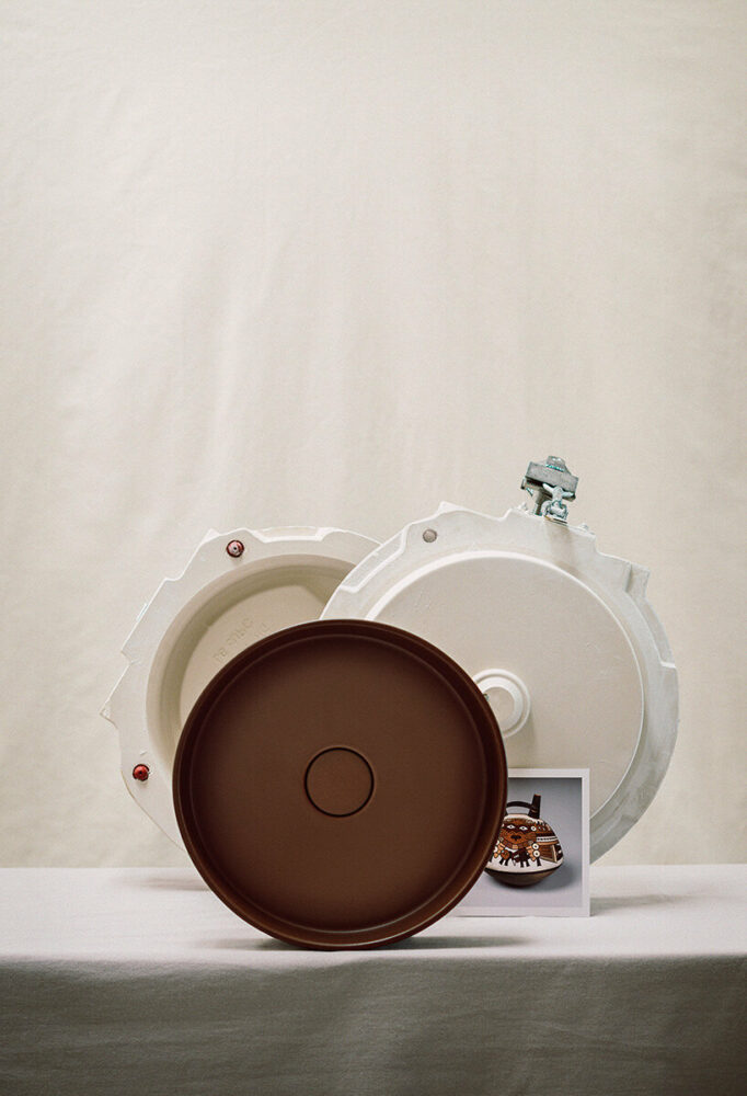 LAUFEN presents 12-color archaeology ceramics by roberto sironi