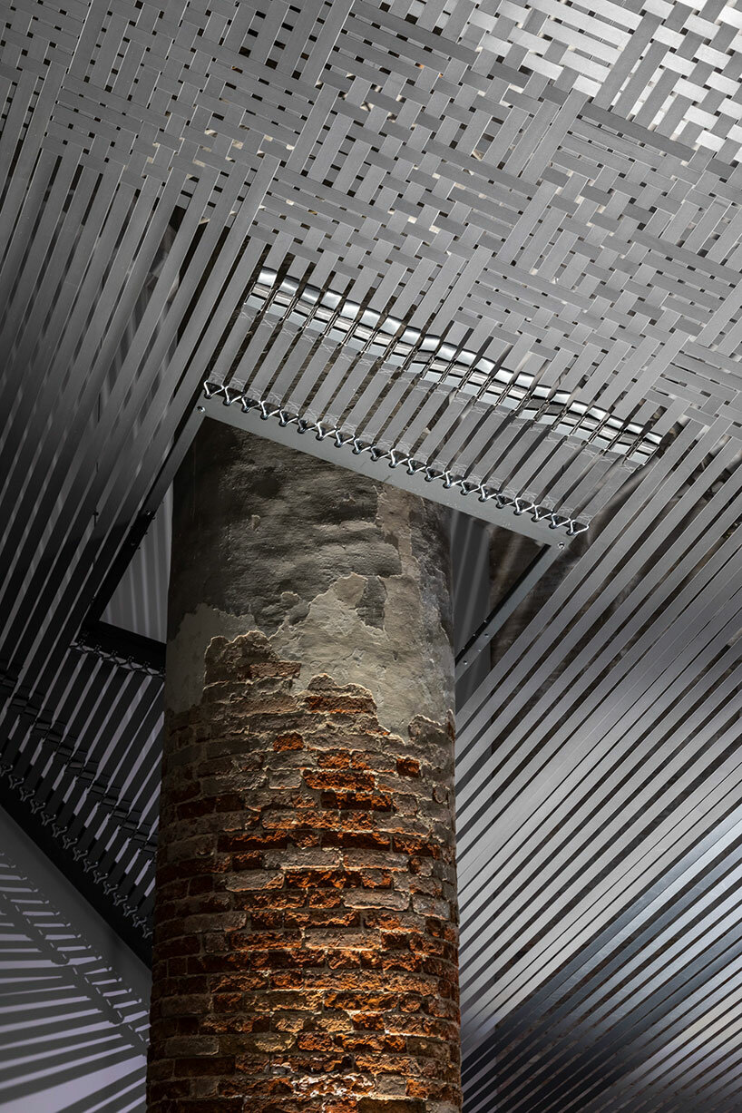 mataaho collective's installation pays tribute to traditional māori weaving at venice biennale