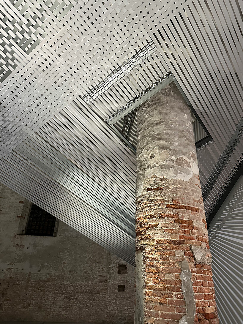 mataaho collective's installation pays tribute to traditional māori weaving at venice biennale