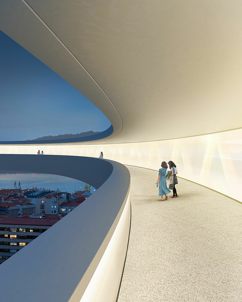 Un ascensor urbano en forma de halo ofrece vistas panorámicas de Vigo, España