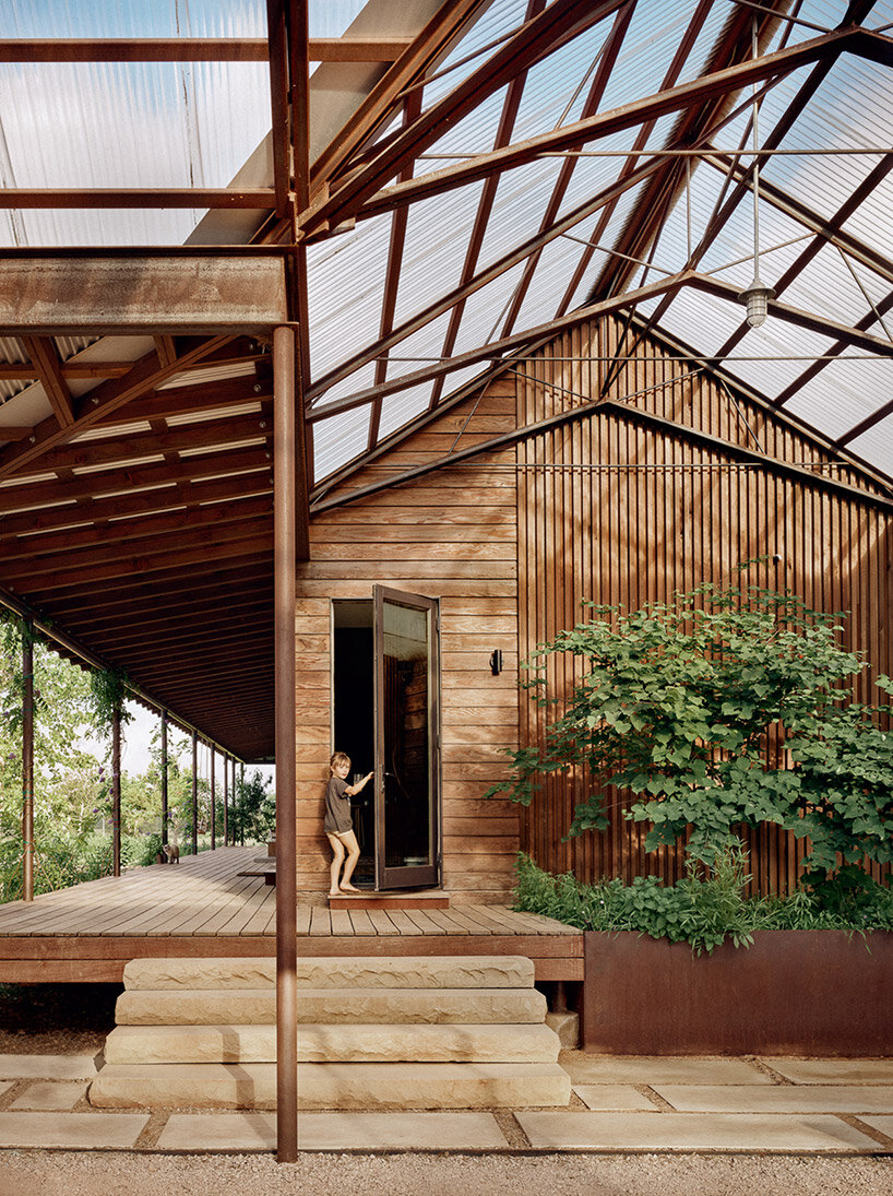 bredh në fermën: Baldridge architects dizajnon shtëpi moderne për Teksasin rural