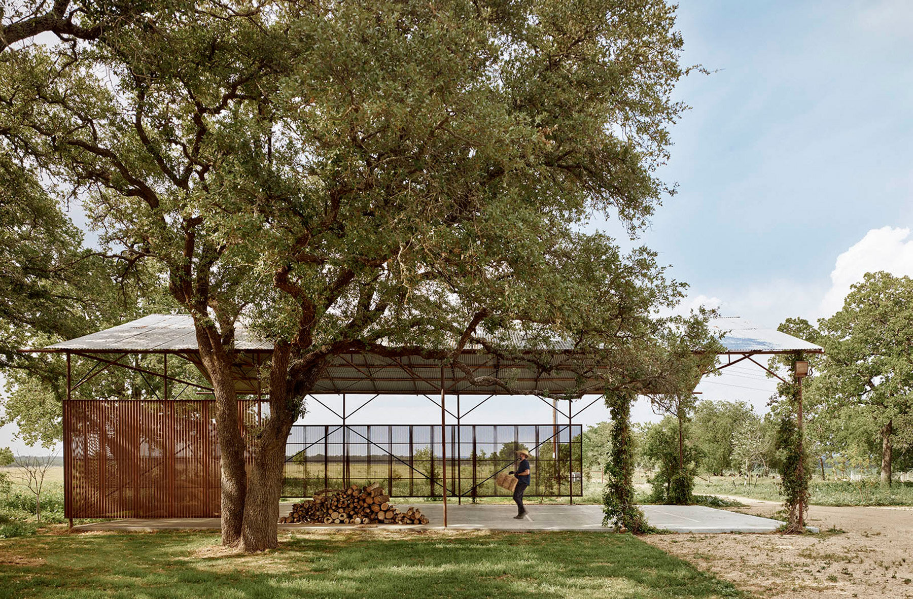 roam ranch: modern design for rural texas by baldridge architects