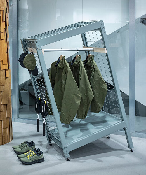 ATELIER WRITE installs tilted displays for new balance's gender-neutral collection in tokyo