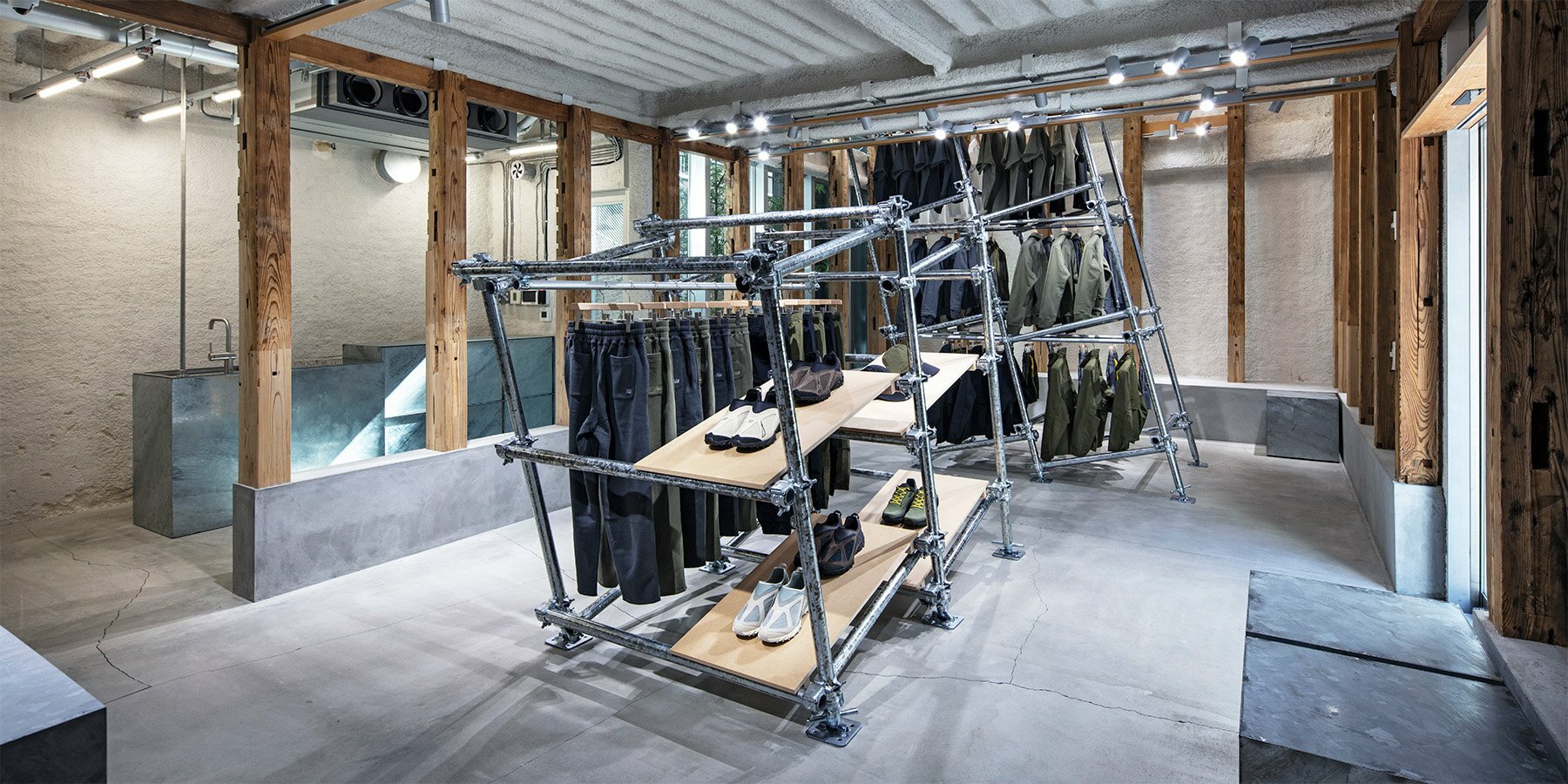 uni-ssentials-tds-ss24-designboom-full-1