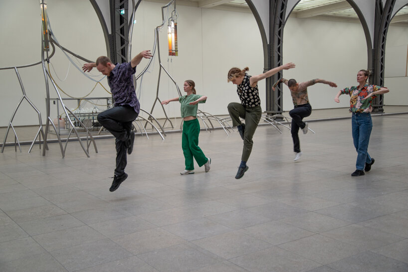 alexandra pirici's action installation turns hamburger bahnhof into self-structuring landscape