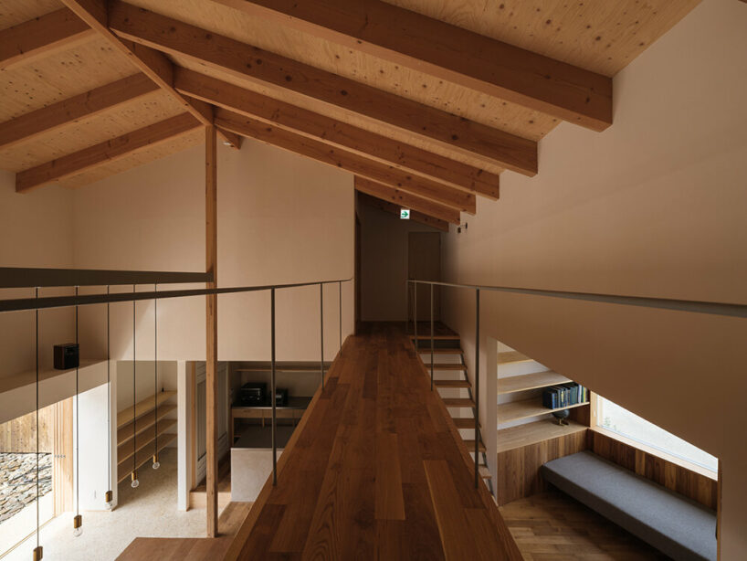 a viewing room playfully protrudes from tetra works' rental villa in hiroshima