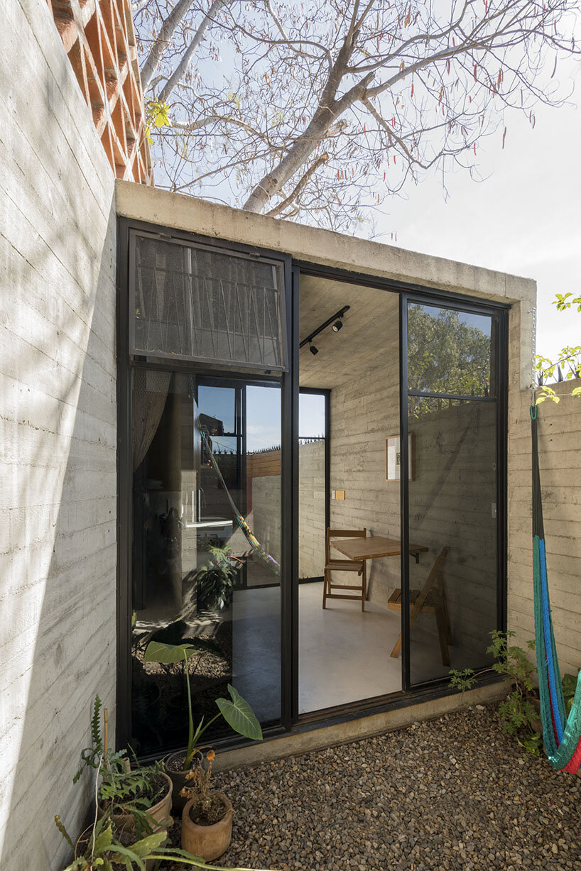 La casa VA artesanal de Omar López Bautista abraza el paisaje natural de Oaxaca