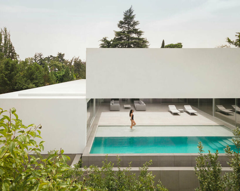 fran silvestre's latest house reveals compluvium-like core in madrid