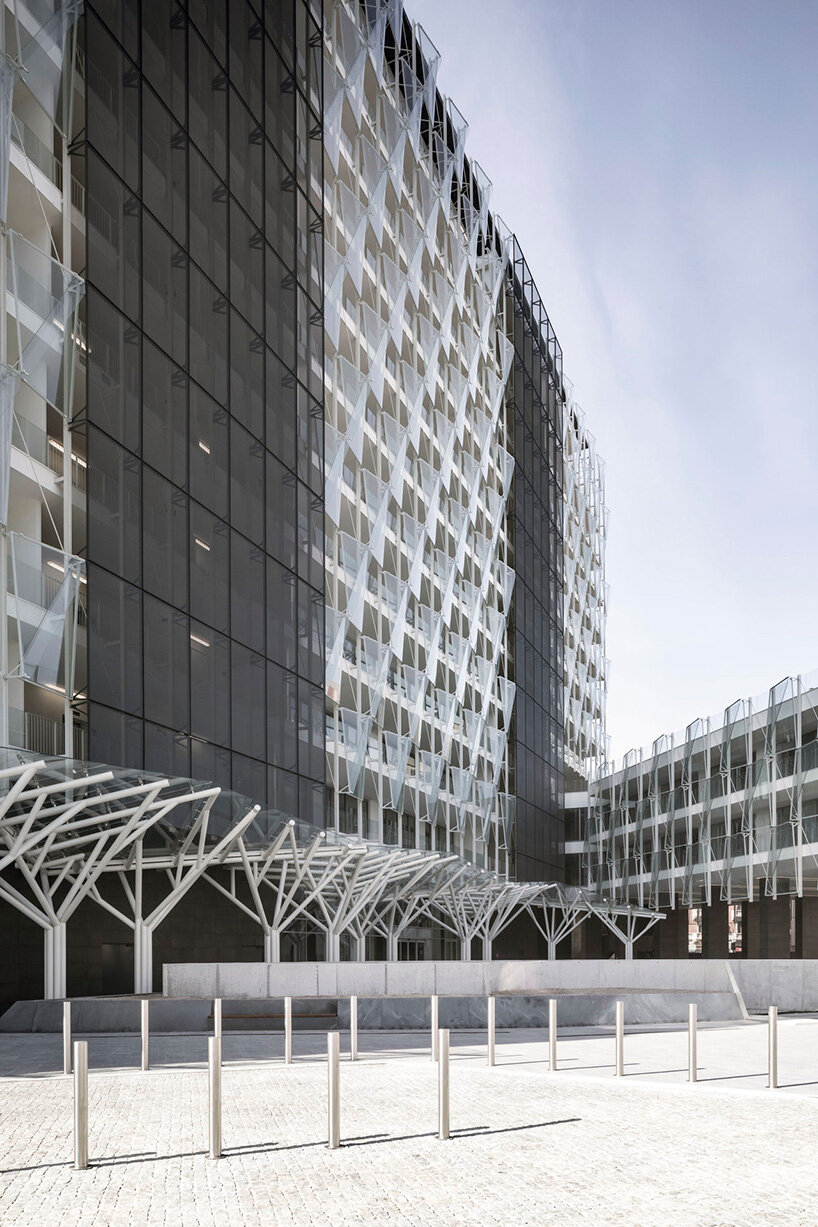 smog-eating façade realized with iris ceramica group active surfaces®
