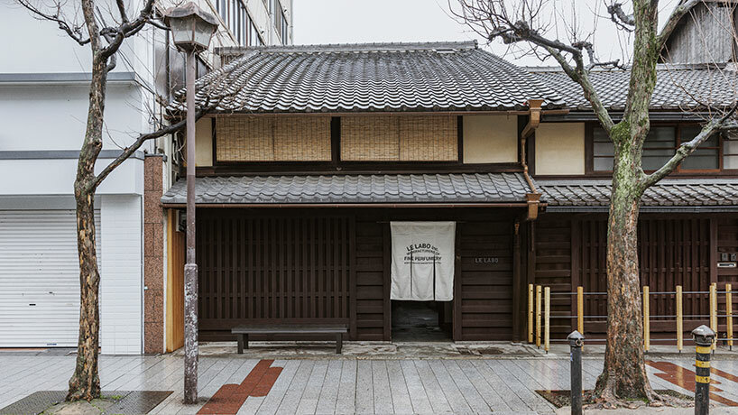 Toko Arsitek Le Labo di Kyoto menyambut pengunjung di dalam machiya yang diawetkan