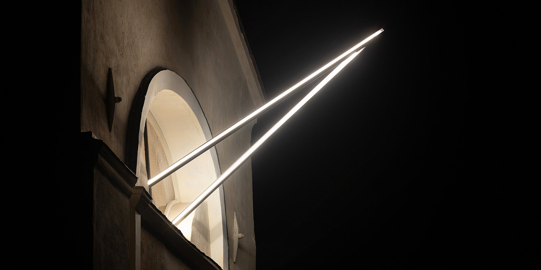 miracle-emilio-ferro-installation-designboom-01