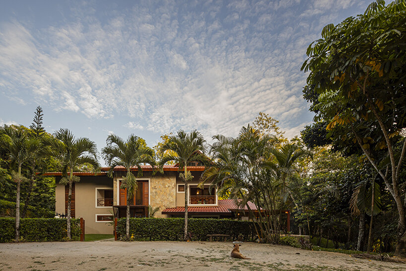 secluded casa sótão provides multi-level views to the lush brazilian landscape