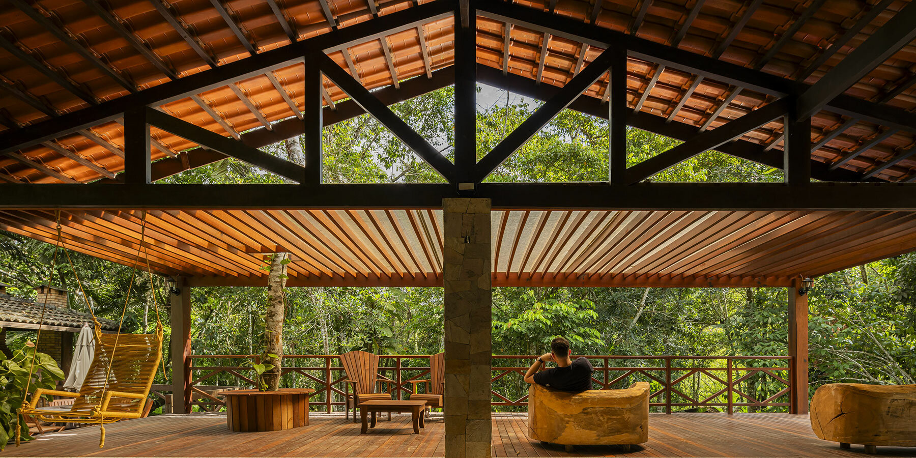 secluded-casa-sotao-multi-level-views-lush-brazilian-landscape-designboom-1800-02