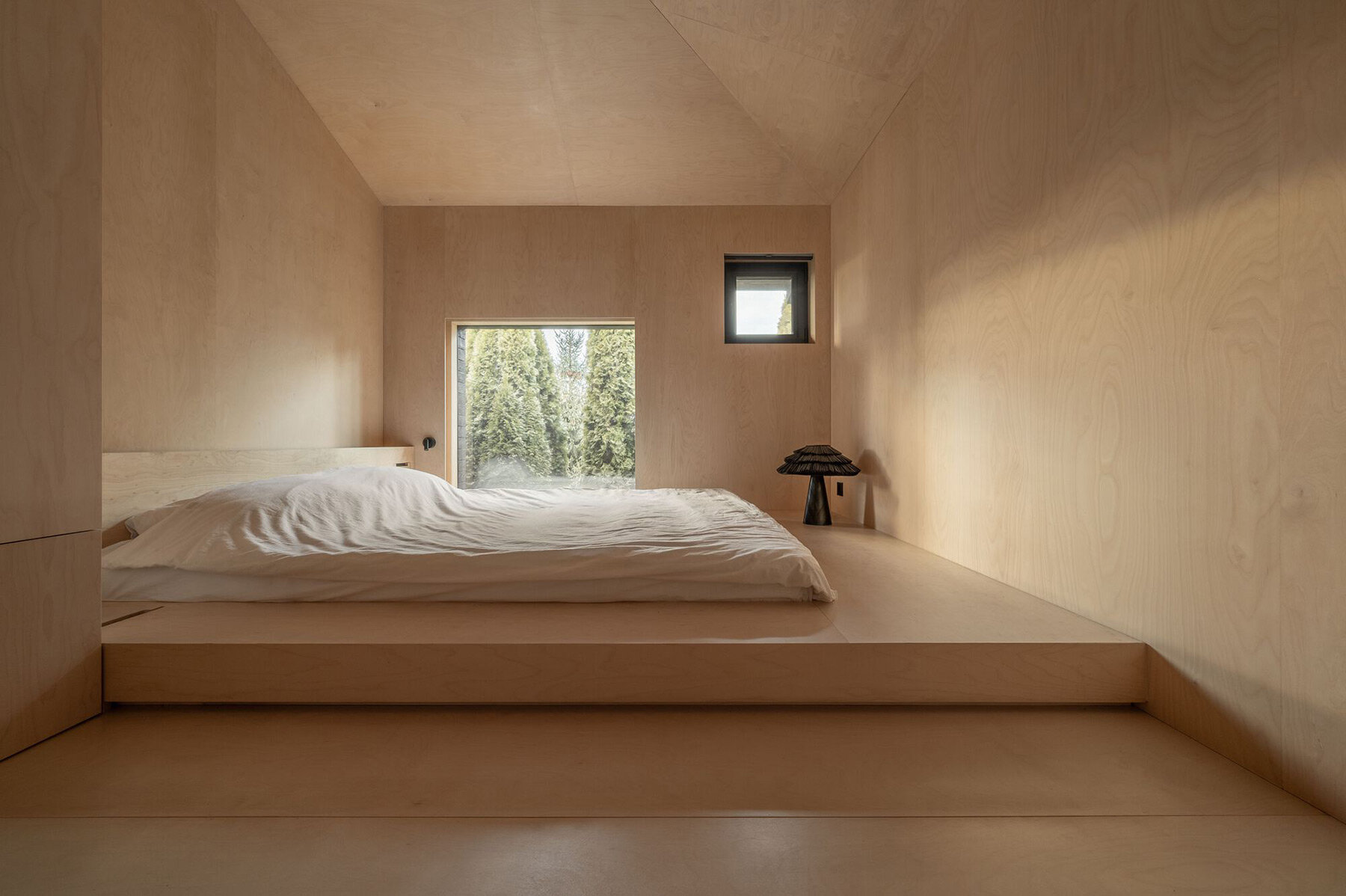 shovk-studio-dzen-house-ukraine-designboom-08a