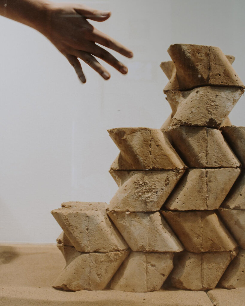 students present TERRABLOCKS: parametric adobe made with 3D printed molds
