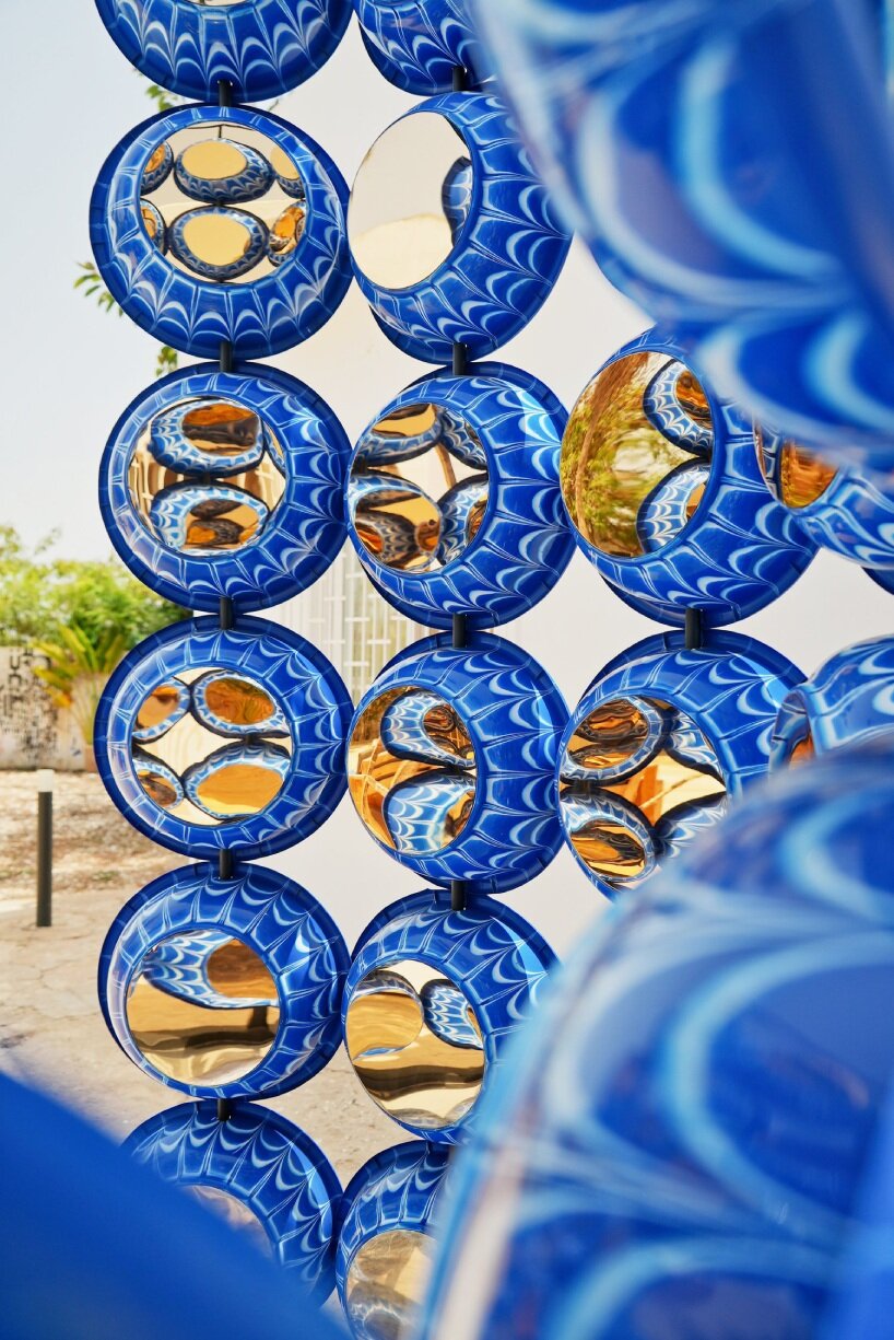 El tótem radiante de la cuenca de agua de Salu Iwadi insta a la conservación de los recursos naturales de África